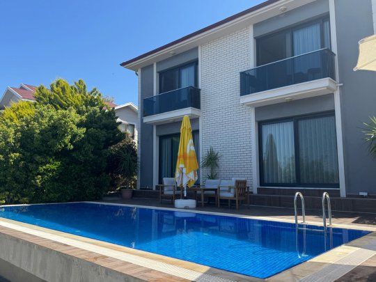 Villa Kızıl Mavi