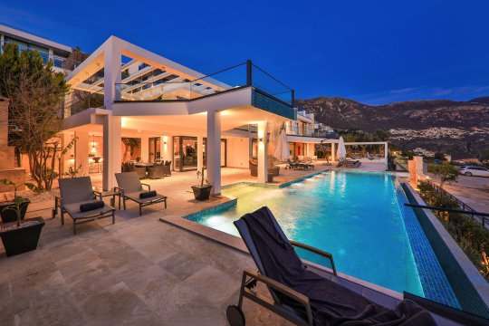Villa Lavonya 