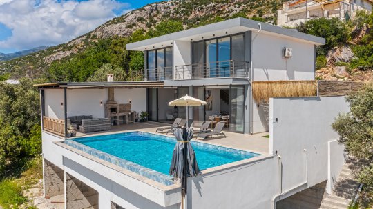 Villa Lunaris