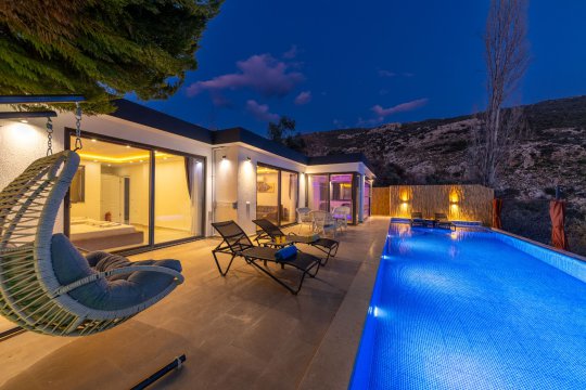 Villa Suvari Duo